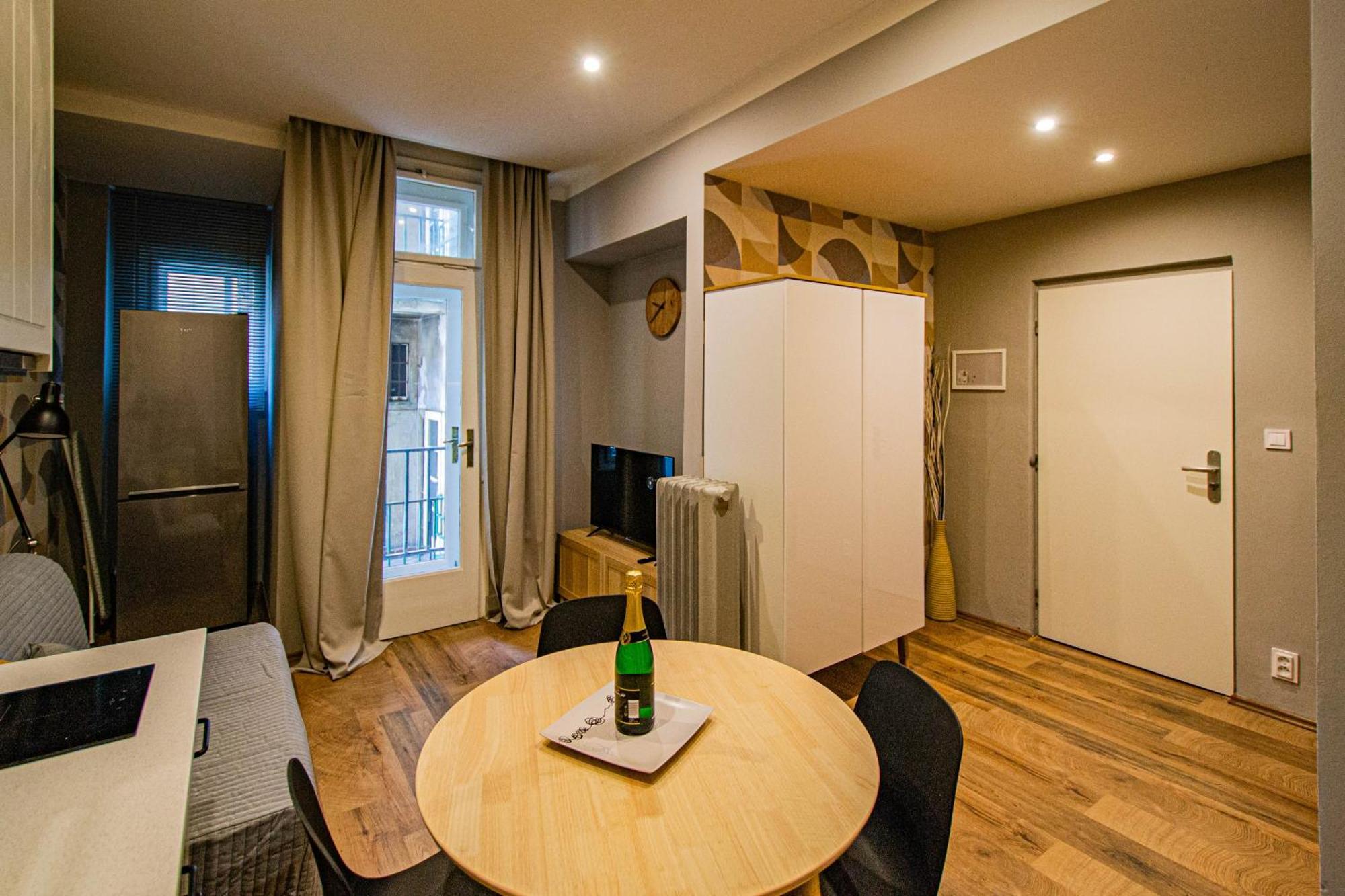 Cozy Studio In The Main City Center Prága Kültér fotó